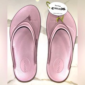 OOFOS!! OOLALA “STARDUST” FLIP FLOPS! SIZE 7 - BRAND NEW WITH TAGS!